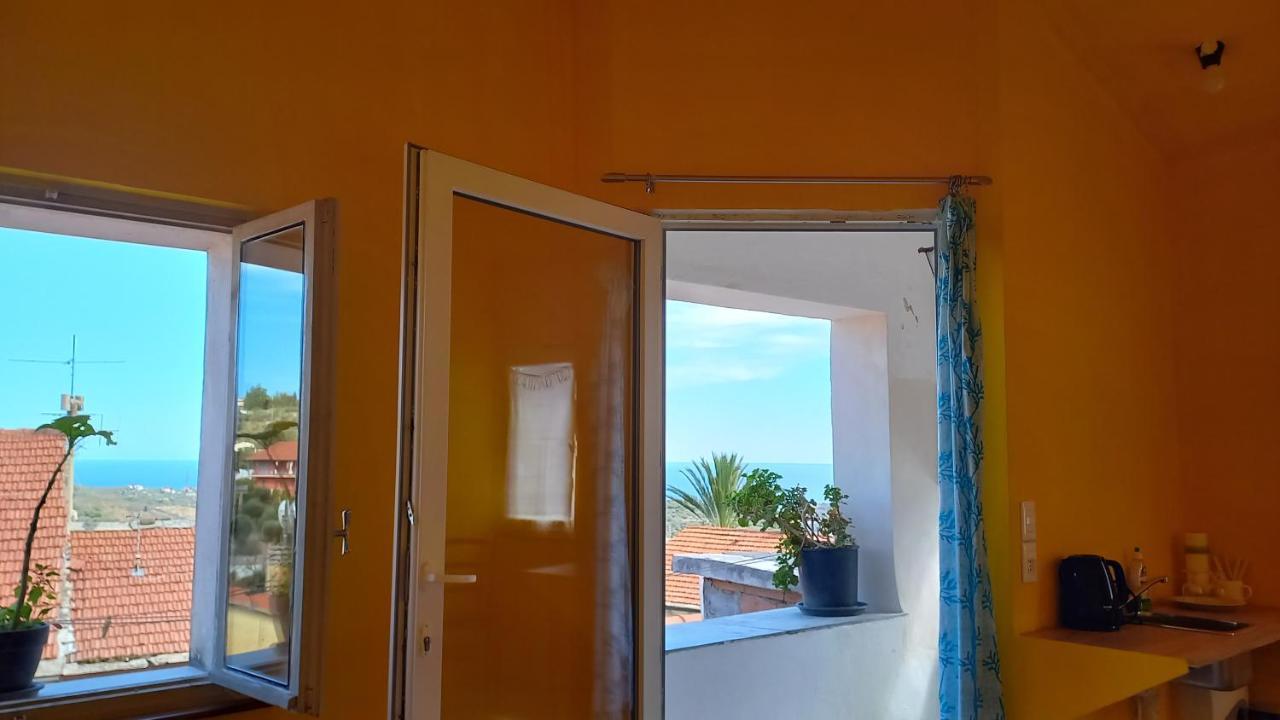 Plan B Apartment Civezza Luaran gambar